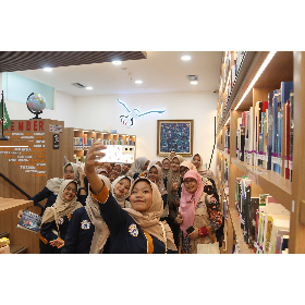 SMK Muhammadiyah Wonosari Eksplorasi Pengetahuan Anti Pencucian Uang dan Literasi Keuangan di PPATK